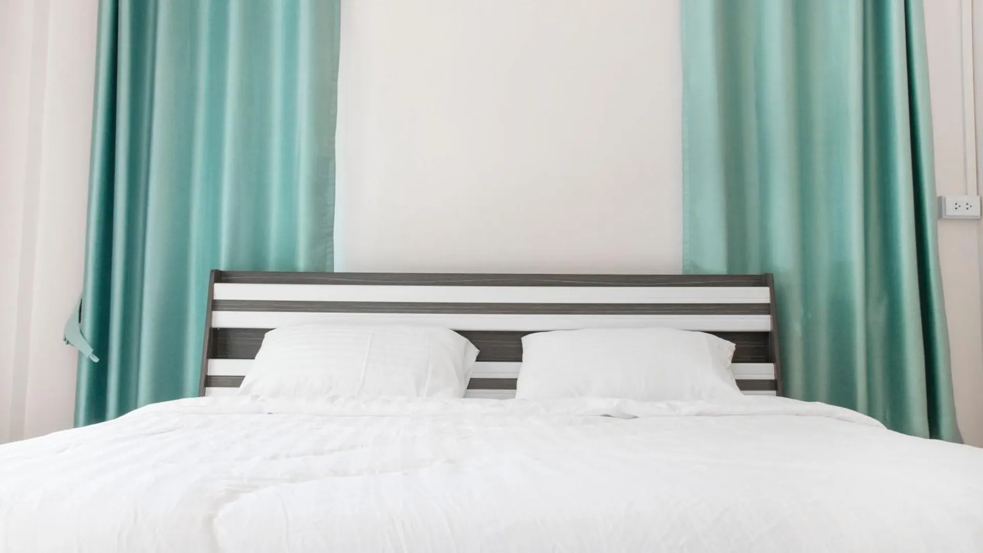 ****  Hotel Rosewood Near Delhi Airport India