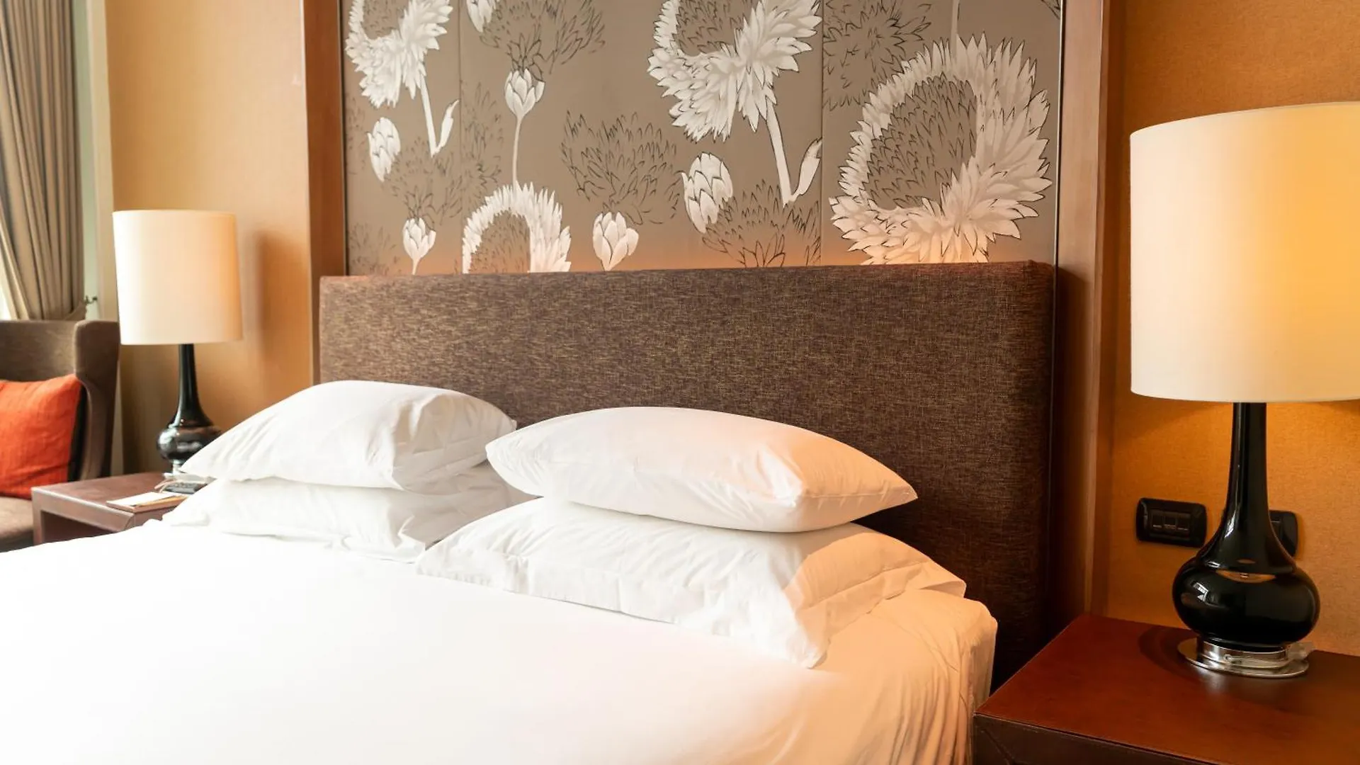 Hotel Rosewood Near Delhi Airport