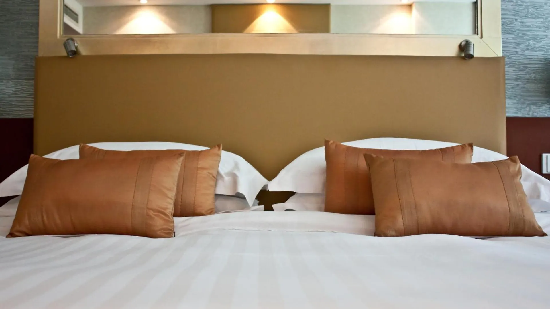 Hotel Rosewood Near Delhi Airport
